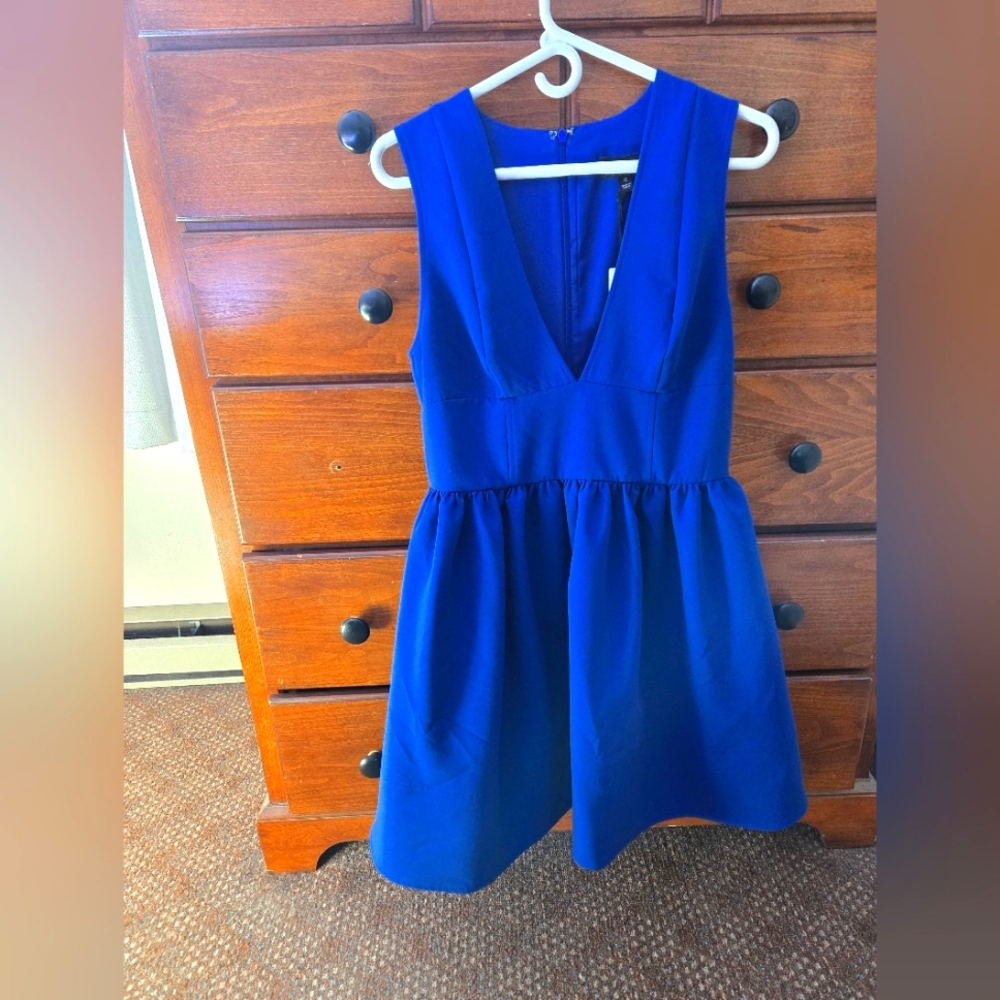 Banana Republic fun flirty dress